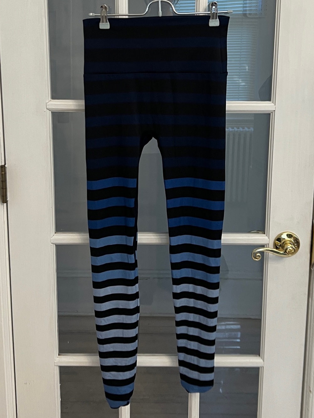 K-DEER Women’s Black & Blue Striped Leggings Size L